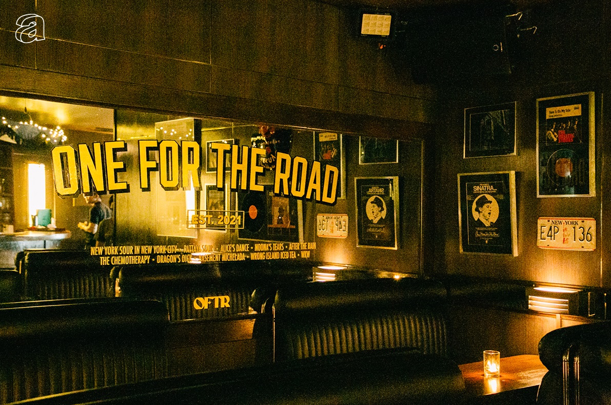 Trendy bar near Novotel Living Bangkok Sukhumvit Legacy.