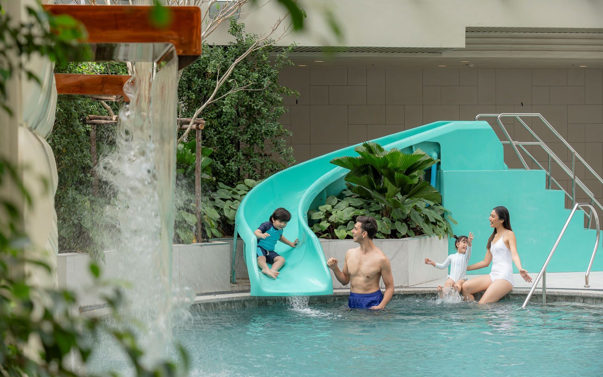Family-friendly hotel in Sukhumvit with spacious rooms and convenient location at Novotel Living Bangkok Sukhumvit Legacy.