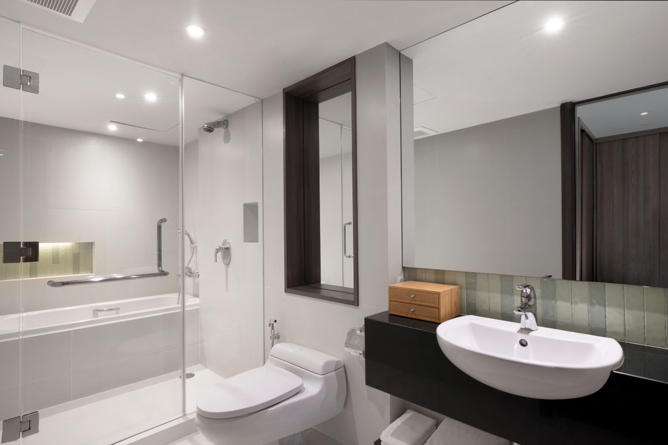 Spacious Studio Executive Room with kitchen, laundry, and modern amenities at Novotel Living Bangkok Sukhumvit Legacy