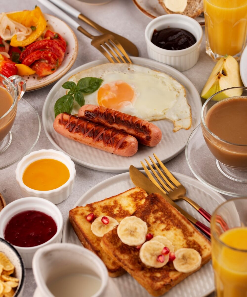 Hotel in Bangkok with in-room dining service offering freshly prepared meals at Novotel Living Bangkok Sukhumvit Legacy.