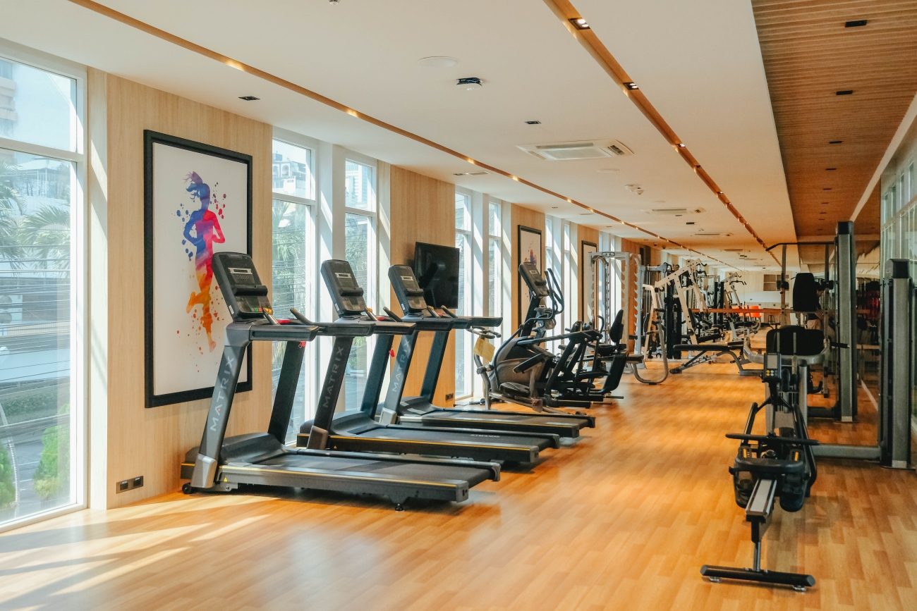 Hotel in Bangkok with a rooftop tennis court and stunning city views at Novotel Living Bangkok Sukhumvit Legacy.