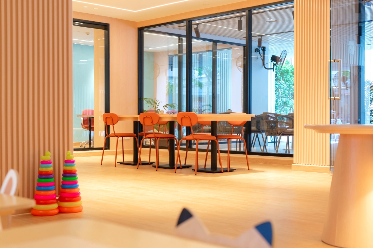 Modern and comfortable working space with high-speed internet and ergonomic seating for business travelers.