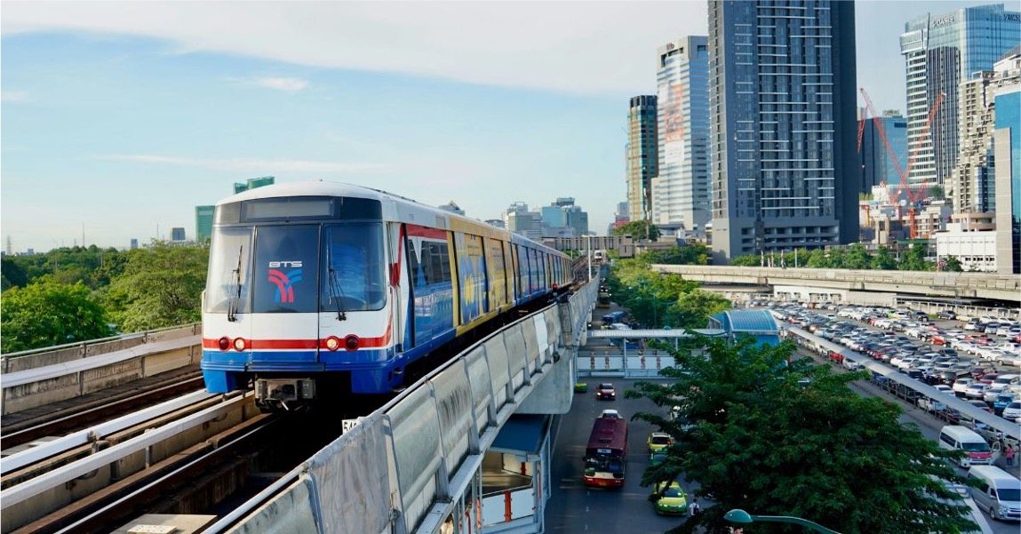 Best destination hotel in Bangkok Sukhumvit with modern accommodations and convenient access at Novotel Living Bangkok Sukhumvit Legacy.