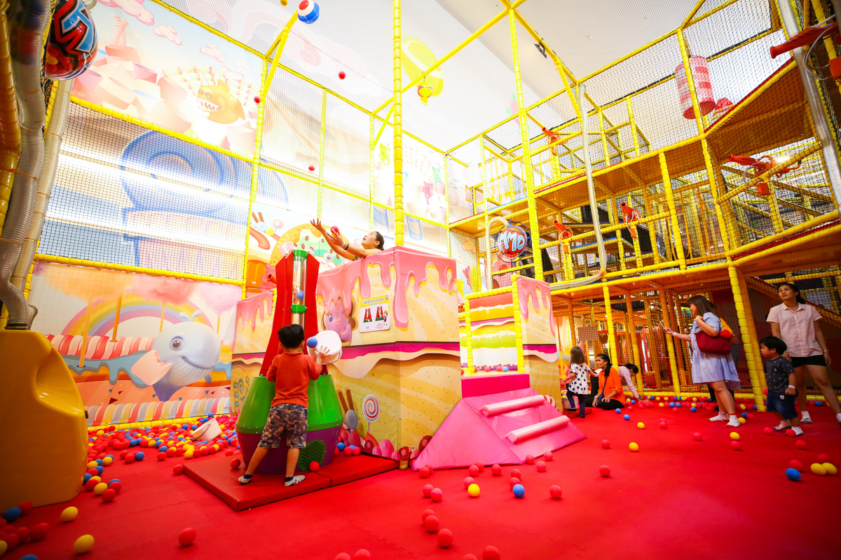Activities near hotel. Popular attractions near Novotel Living Bangkok Sukhumvit Legacy, including shopping malls, museums, parks, night market, art gallery, temples, etc.