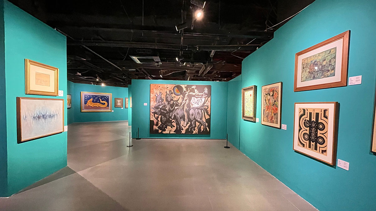 Popular attractions near Novotel Living Bangkok Sukhumvit Legacy, including shopping malls, museums, parks, night market, art gallery, temples, etc.