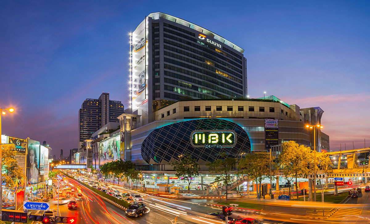 Hotel in Sukhumvit near shopping malls, including Terminal 21 and EmQuartier, Emsphere, MBK at Novotel Living Bangkok Sukhumvit Legacy.