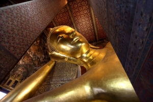 Popular attractions near Novotel Living Bangkok Sukhumvit Legacy, including shopping malls, museums, parks, night market, art gallery, temples, etc.