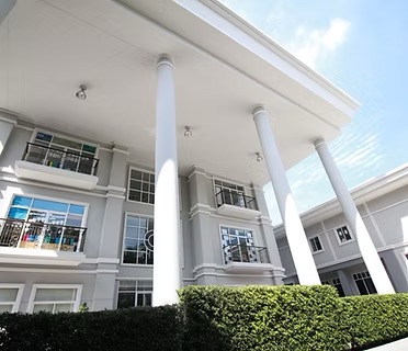 Novotel Living Bangkok Sukhumvit Legacy with Australian International School Bangkok.