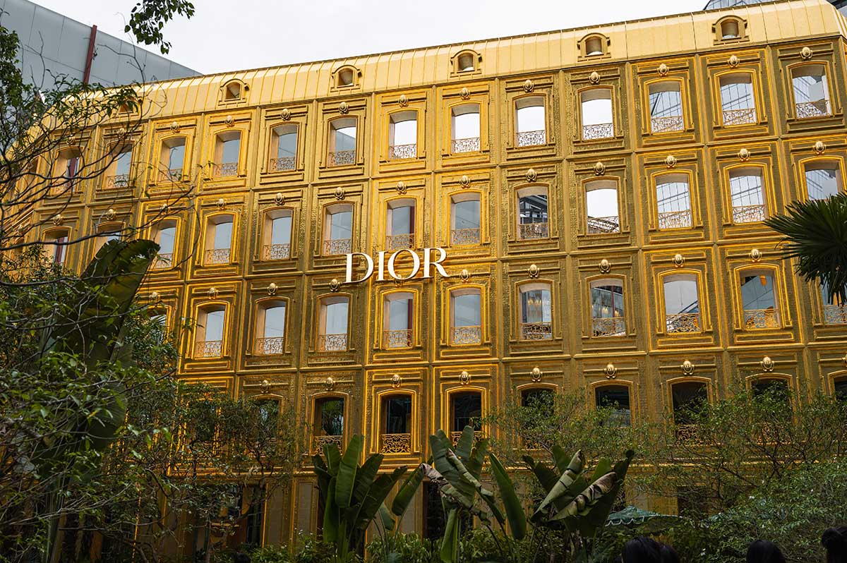 A luxury DIOR boutique in Bangkok, featuring elegant interiors and exclusive collections.